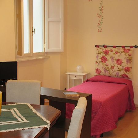 Mimi Apartment Lucca Bilik gambar